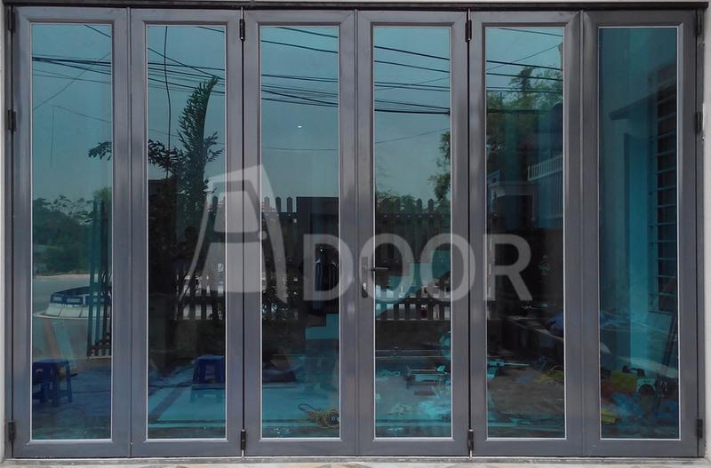 Cửa nhôm Xingfa xếp trượt 6 cánh là khả năng cách âm và cách nhiệt tốt.