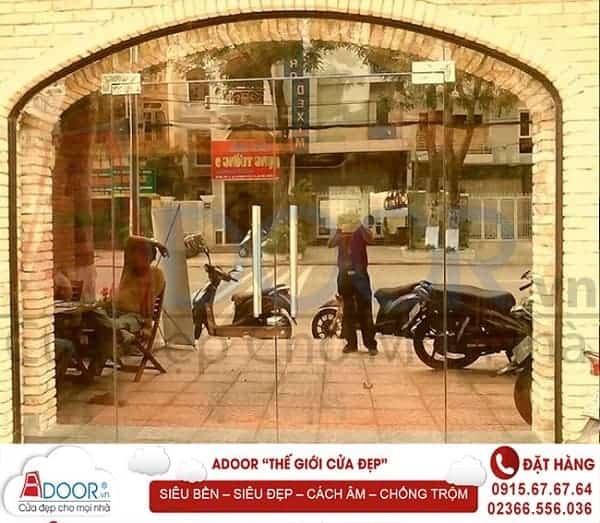 Mẫu cửa kính cường lực đẹp mặt tiền cửa hàng Cửa kính cường lực đẹp