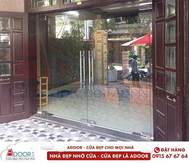 Cửa kính cường lực bản lề sàn Cửa kính cường lực đẹp