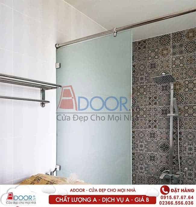 Mẫu cửa kính lùa cường lực trượt 1 cánh Adoor