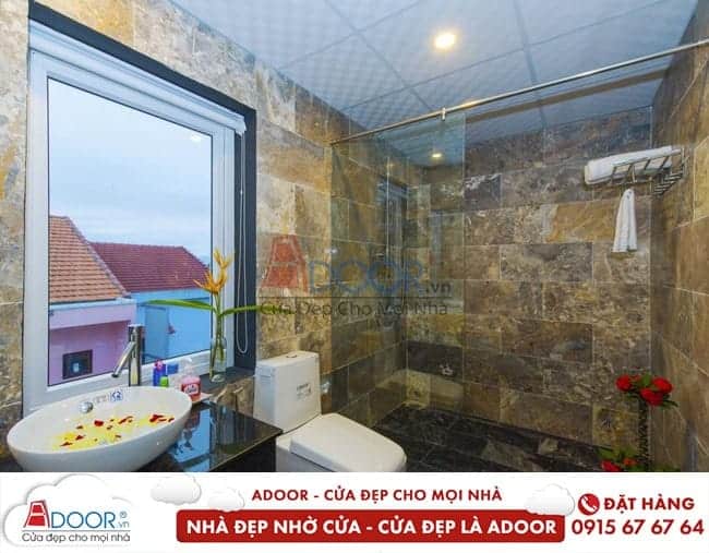 Mẫu cửa lùa kính cường lực lùa trượt 1 cánh sang trọng