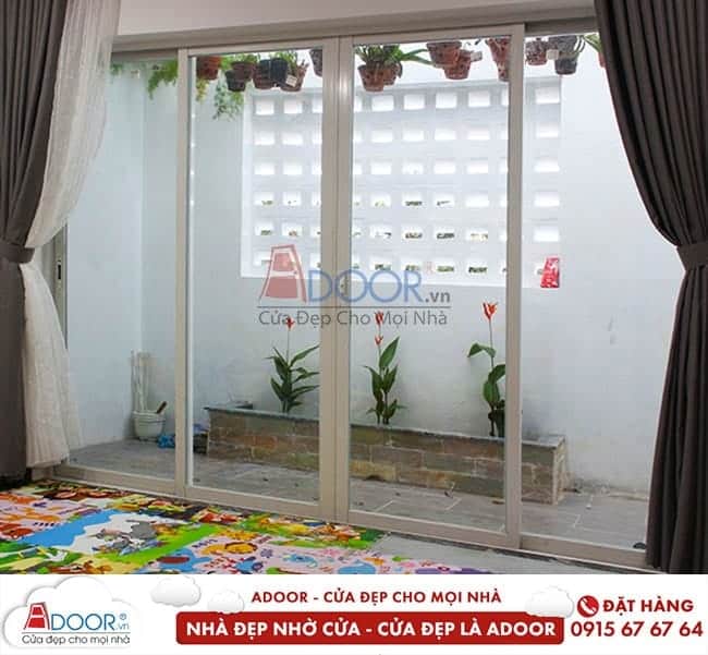 Mẫu cửa đi 4 cánh lùa khung nhôm mỏng nhẹ Mẫu cửa nhôm đẹp