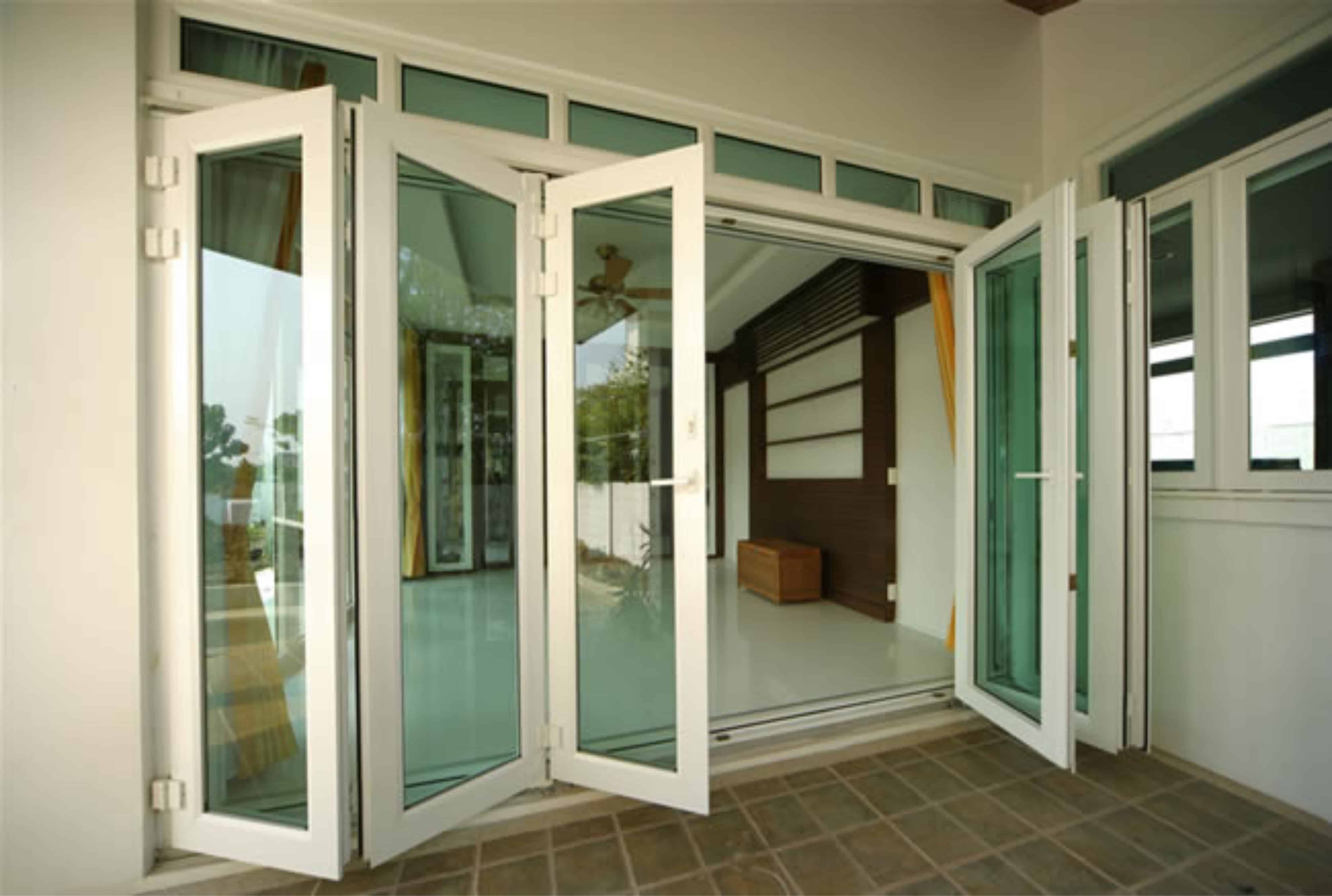 các mẫu cửa kính cường lực lùa