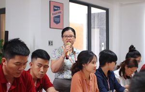 Nhân viên tại các buổi đào tạo kiến thức chuyên môn
