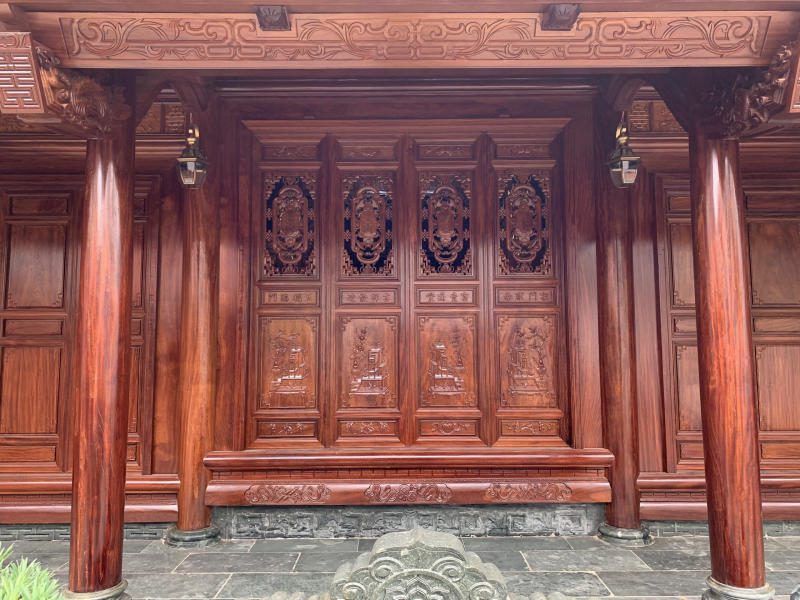 Cấu tạo và đặc điểm nổi bật của cửa bức bàn nhà cổ