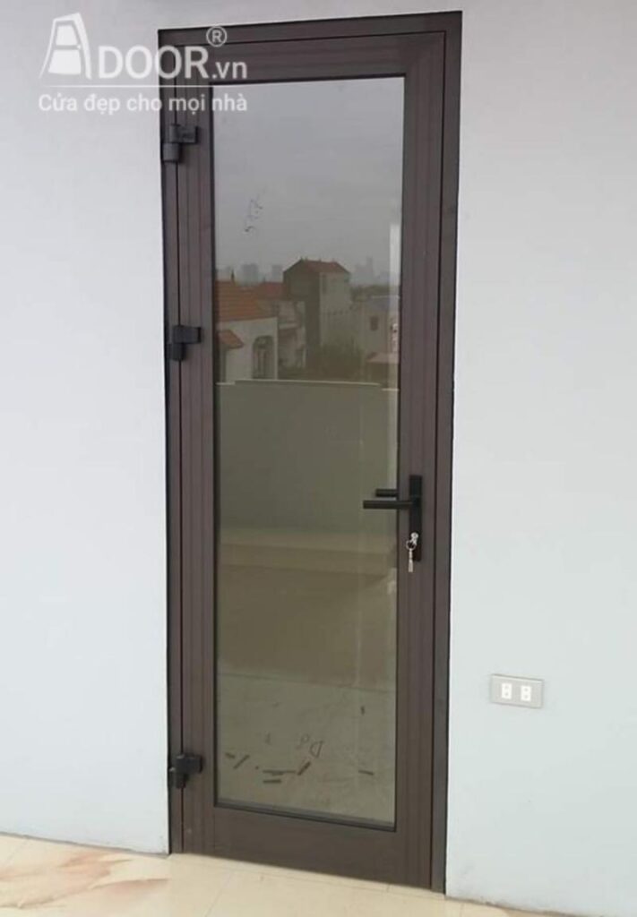Cửa nhôm xingfa 1 cánh mở quay độ dày nhôm phổ biến là 1.4mm và 2.0mm