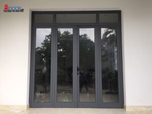 Mẫu cửa đi mở quay 4 cánh nhôm xingfa Adoor