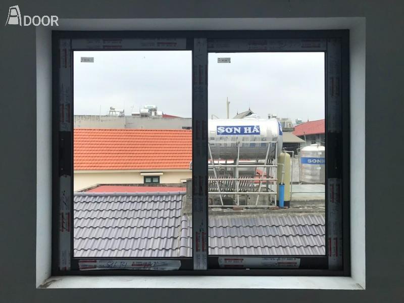 Cửa sổ lùa 2 cánh nhôm Xingfa Adoor dễ dàng lắp đặt nhờ thiết kế thông minh