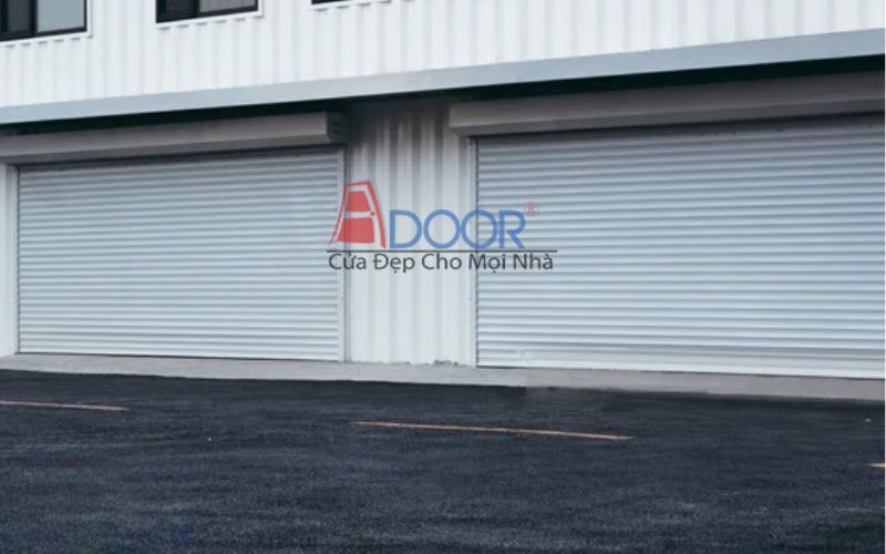 Cửa siêu trường Adoor tại nhà xưởng Quận 1, thiết kế chắc chắn