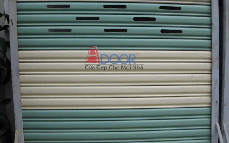 Cửa cuốn tôn mạ màu Adoor thiết kế khe thoáng