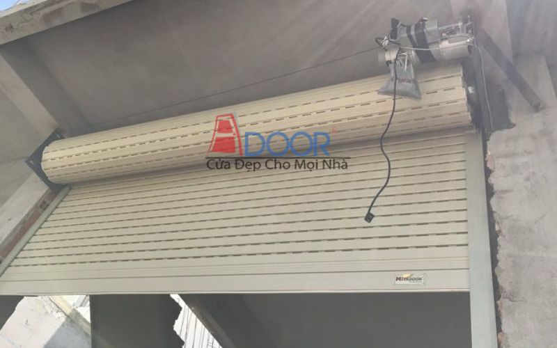 Cửa cuốn tự động tích hợp motor tại quận 2