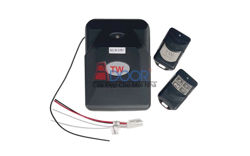 Bộ điều khiển từ xa thông minh – điều khiển cửa cuốn dễ dàng qua remote hoặc điện thoại