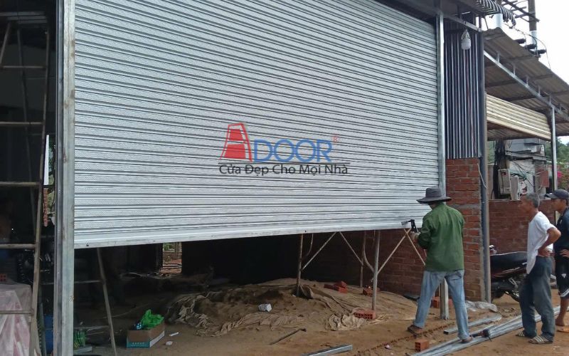 Cửa cuốn nan kín Adoor Đài Loan lắp đặt cho nhà phố tại Đà Nẵng, độ bền cao và kín đáo
