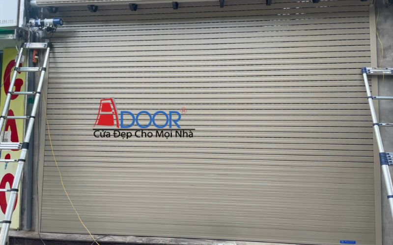 Cửa cuốn khe thoáng Adoor thông thoáng, an toàn