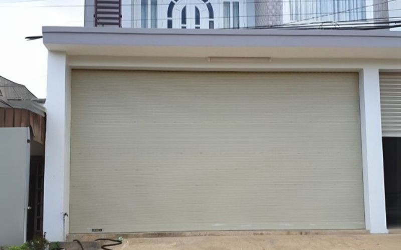 Cửa cuốn tấm liền Adoor – Thiết kế gọn, vận hành êm tại Huế