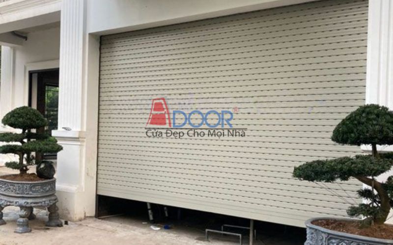 Cửa cuốn khe thoáng phù hợp cho nhà phố, shop và văn phòng tại Hải Phòng.