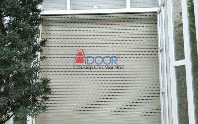 Cửa cuốn khe thoáng vừa thông thoáng, vừa đảm bảo an toàn