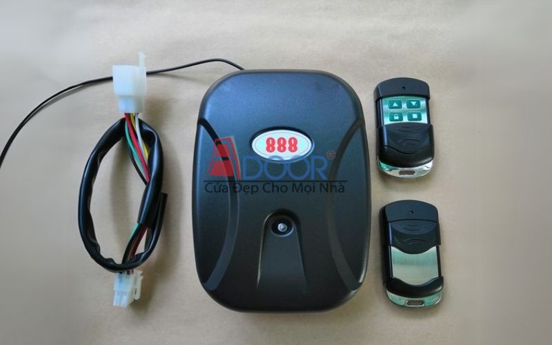 Bộ điều khiển cửa cuốn Adoor tích hợp remote và kết nối điện thoại thông minh