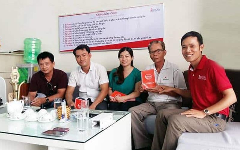 Khách hàng tin dùng cửa nhôm Xingfa 2 cánh mở quay Adoor bởi chất lượng vượt trội, dịch vụ chuyên nghiệp của Adoor