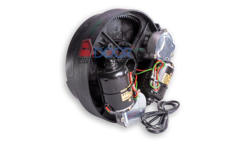 Trang bị motor siêu êm tích hợp cảm biến đảo chiều giúp cửa hoạt động an toàn tuyệt đối
