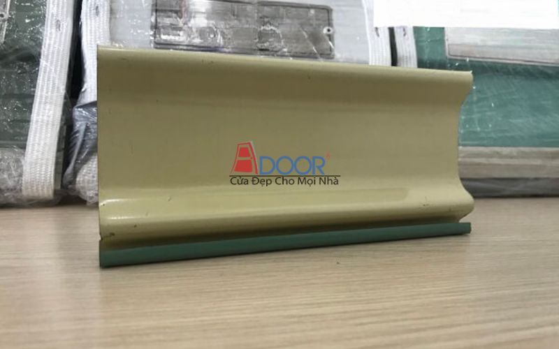 Nan cửa dạng lá liền kín, đảm bảo an toàn, chống bụi và cách âm tốt