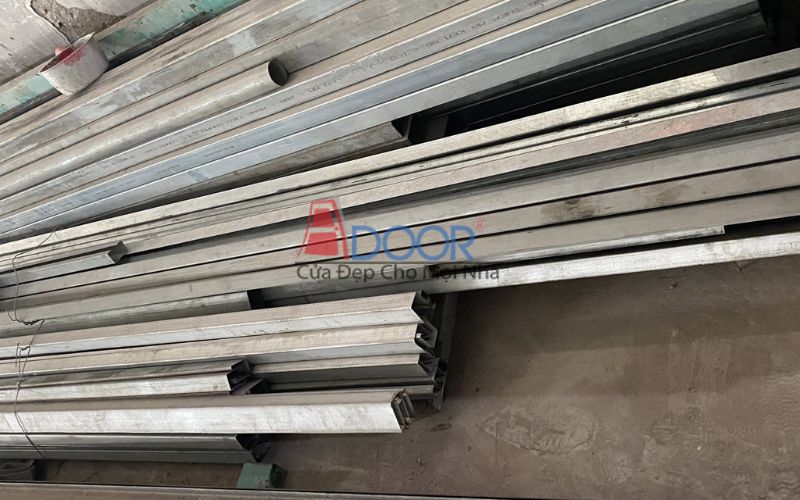 Ray dẫn cửa giúp cửa vận hành êm và đúng hướng