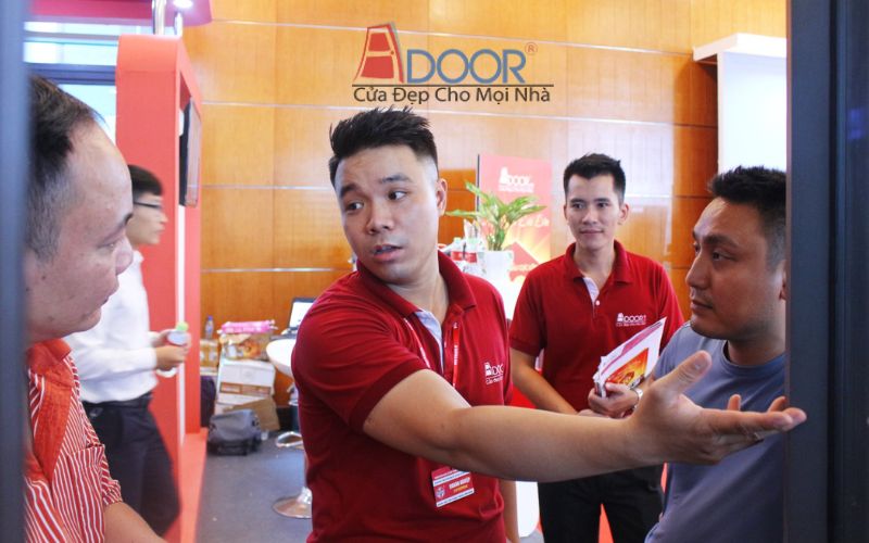 Đội ngũ tư vấn Adoor chuyên nghiệp, nhiệt tình, luôn sẵn sàng hỗ trợ khách hàng