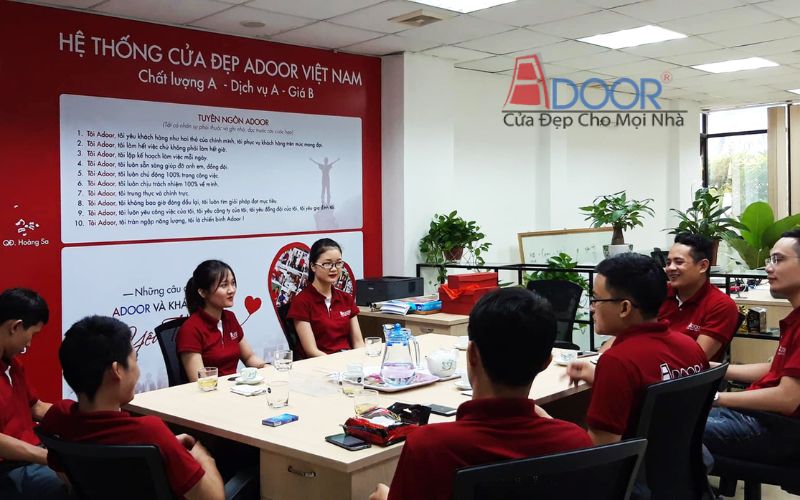 Đội ngũ nhân viên Adoor làm việc trong môi trường năng động, thân thiện