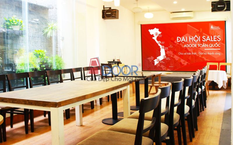 Ghé thăm Văn phòng Adoor để trải nghiệm dịch vụ tư vấn và xem trực tiếp các mẫu cửa nhôm Xingfa