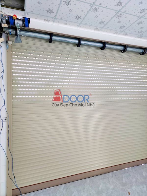 Cửa cuốn motor tự động tiện lợi và an toàn