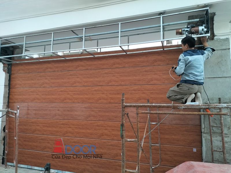 Cửa cuốn Adoor Đức vân gỗ mang lại vẻ đẹp tự nhiên, ấm cúng cho ngôi nhà