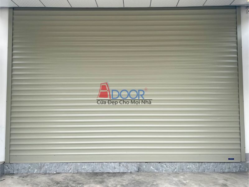 Cửa cuốn Adoor Đức nan kín với lớp sơn tĩnh điện bền màu, chống chịu thời tiết khắc nghiệt