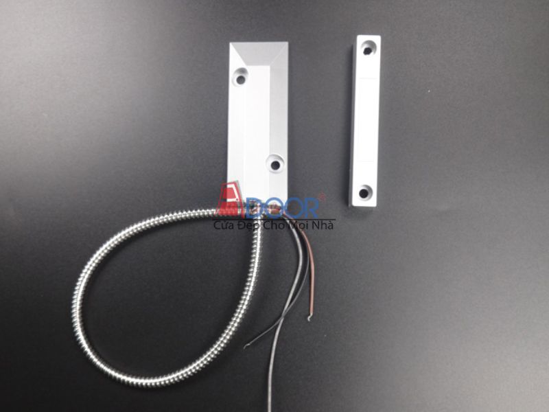 Cảm biến chống kẹt – đảm bảo an toàn cho trẻ nhỏ và vật cản khi đóng cửa