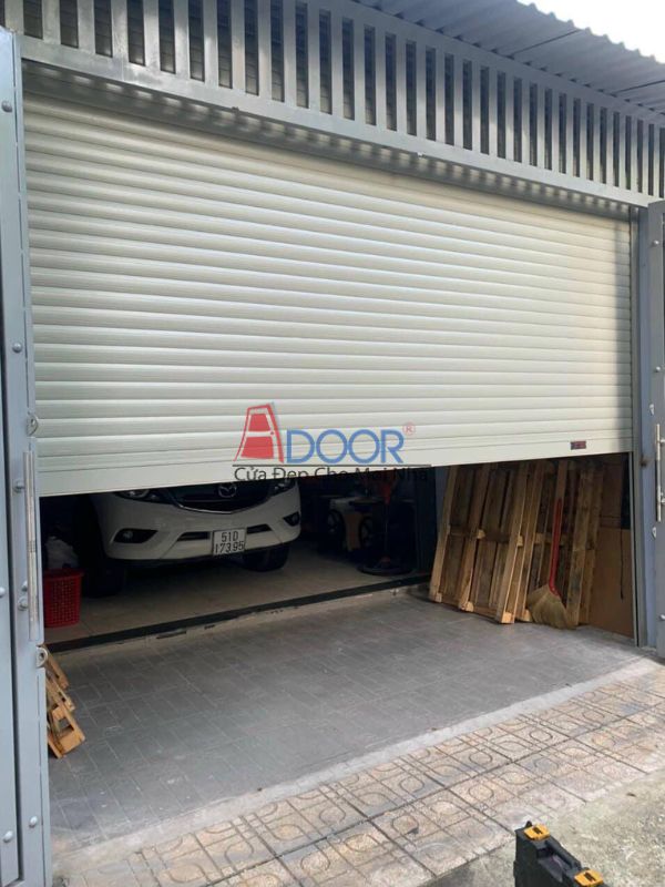 Cửa cuốn công nghệ Đức Adoor tấm liền mang lại vẻ đẹp hiện đại và sự kín đáo