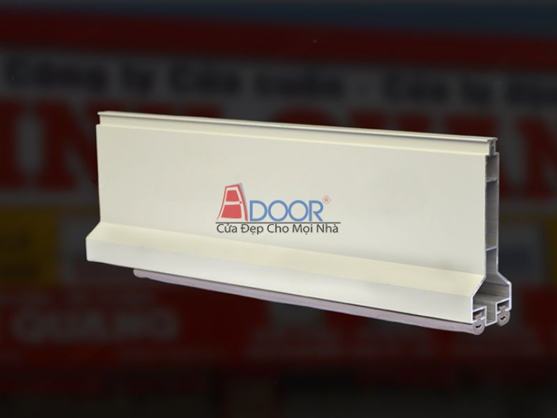 Thanh đáy cửa cuốn làm từ hợp kim dày, tích hợp gioăng cao su giảm chấn, chống nước