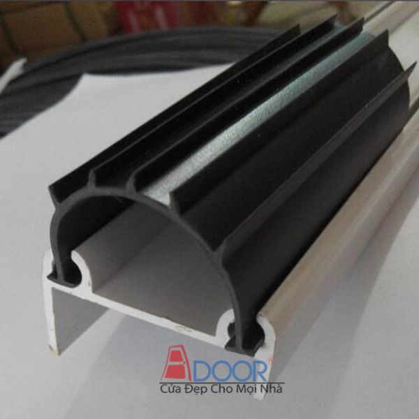 Gioăng cao su giúp giảm tiếng ồn và hạn chế va đập khi cửa đóng mở