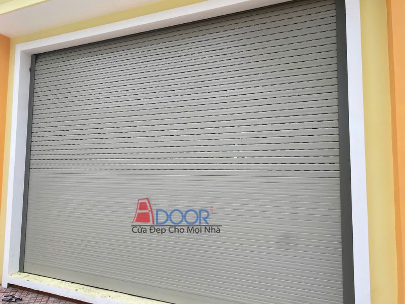 Thiết kế hiện đại, tính năng vượt trội hơn các dòng cửa cuốn tấm liền truyền thống