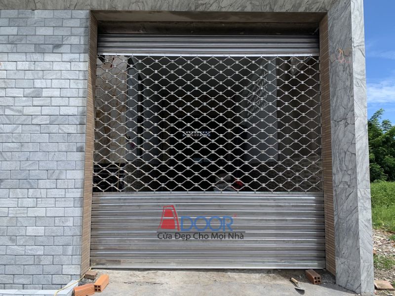 Cửa cuốn Adoor lưới mắc võng chắc chắn, thẩm mỹ cao