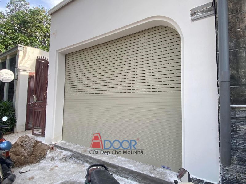 Mẫu cửa cuốn nan nhỏ thẩm mỹ cao, phù hợp phong cách kiến trúc truyền thống và hiện đại