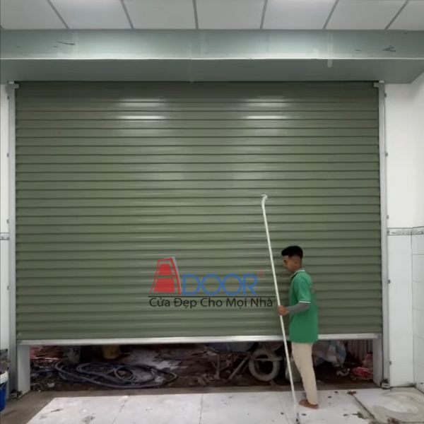 Cửa cuốn kéo tay phù hợp với các khu vực không cần tự động hóa