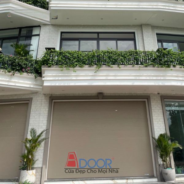 Hình ảnh cửa cuốn Adoor lắp đặt tại nhà phố tại thành phố Quy Nhơn