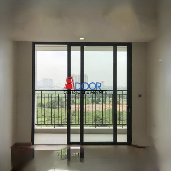 Cửa trượt Xingfa 2 cánh màu đen tạo điểm nhấn ấn tượng, thể hiện sự mạnh mẽ và hiện đại