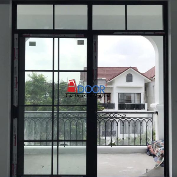Cửa mở trượt chia ô kết hợp vẻ đẹp hiện đại với nét cổ điển tinh tế