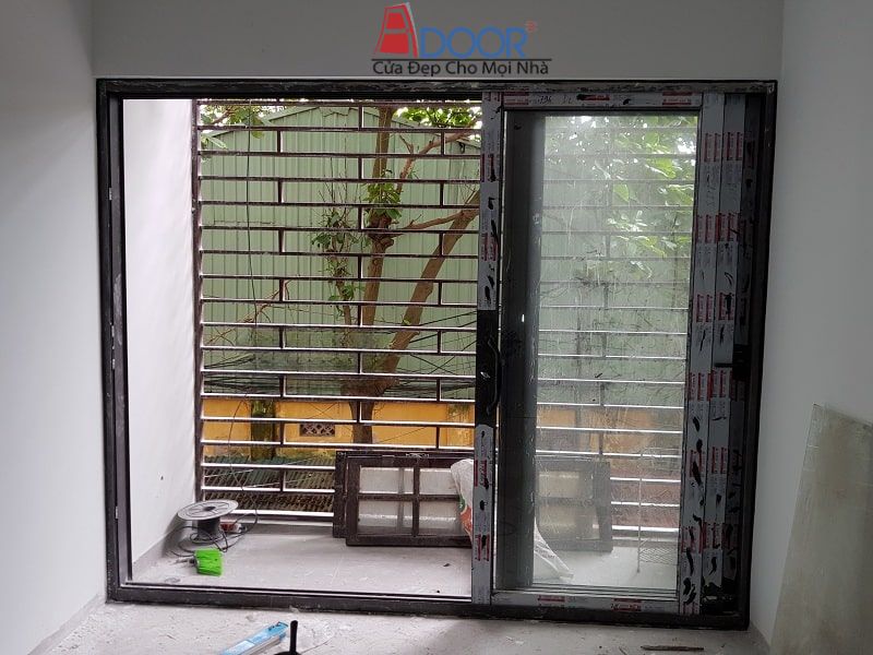 Cửa nhôm Xingfa ban công chắc chắn, bền đẹp, chịu được điều kiện thời tiết khắc nghiệt