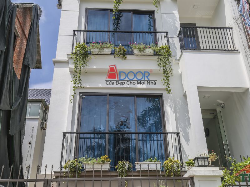 Thiết kế kính màu kết hợp khung nhôm Xingfa, sang trọng và tinh tế