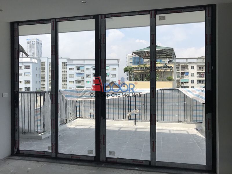 Cửa đi mở trượt 4 cánh nhôm Xingfa thiết kế thanh lịch