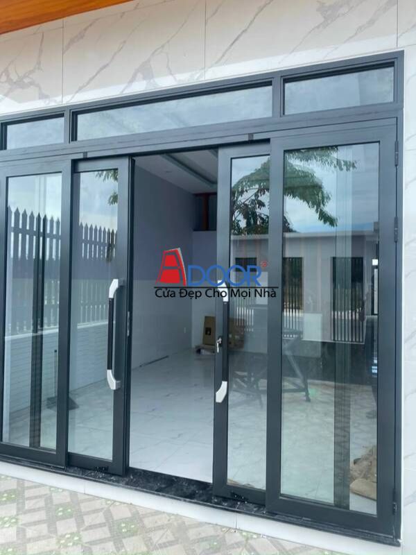 Cửa nhôm Xingfa lùa 4 cánh trượt cửa chính đóng mở linh hoạt, tiết kiệm diện tích