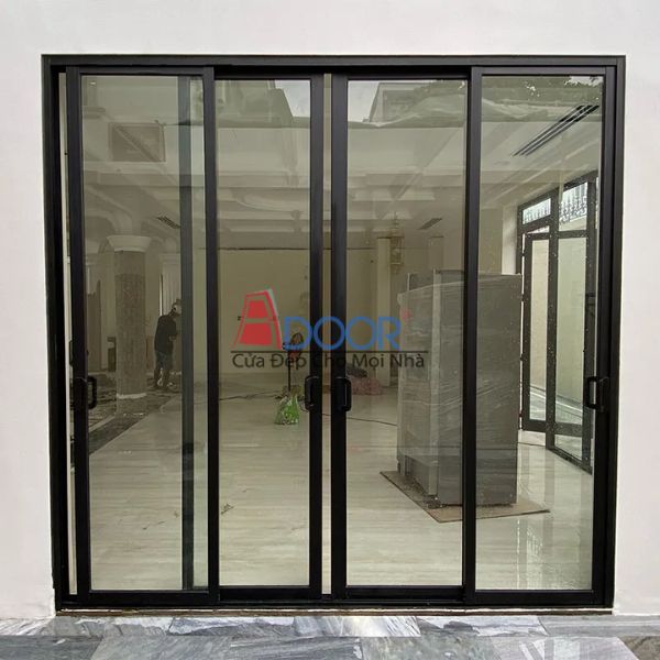 Cửa đi mở trượt 4 cánh màu đen tuyền cho không gian sống đẳng cấp