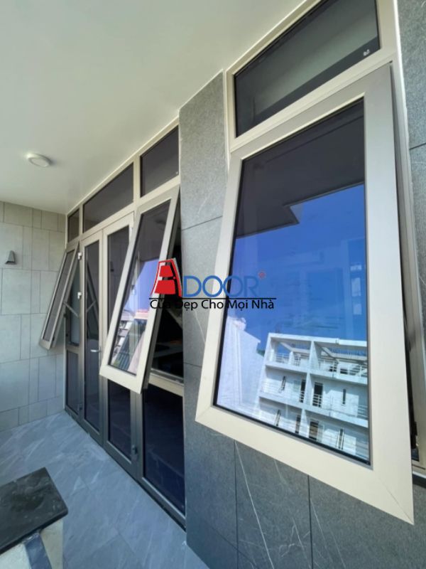 Cửa sổ mở hất Maxpro lắp đặt tại các vị trí cần thông gió mà vẫn đảm bảo riêng tư