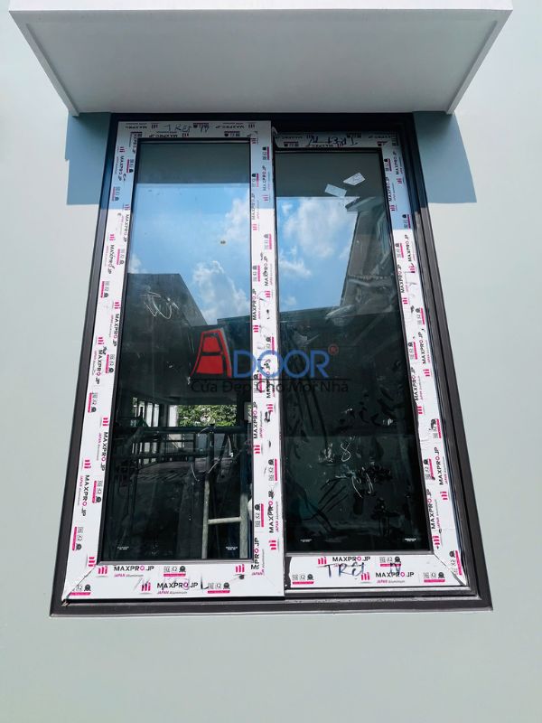 Cửa sổ lùa Maxpro vận hành nhẹ nhàng, dễ sử dụng